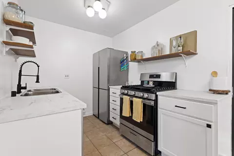 1641 W Edgerton #G, Milwaukee, WI 53221