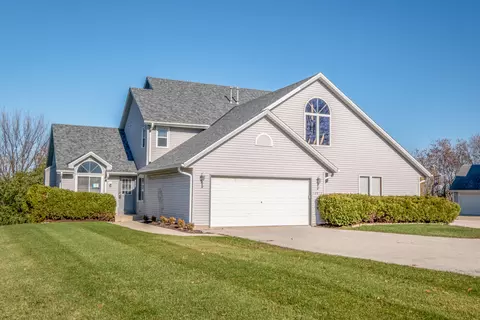 18900 Hiview #18910, Brookfield, WI 53045