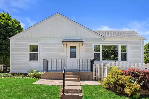 1930 E Norwich, Saint Francis, WI 53235