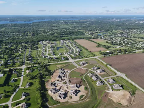 1512 Sandhill #27, Hartland, WI 53029