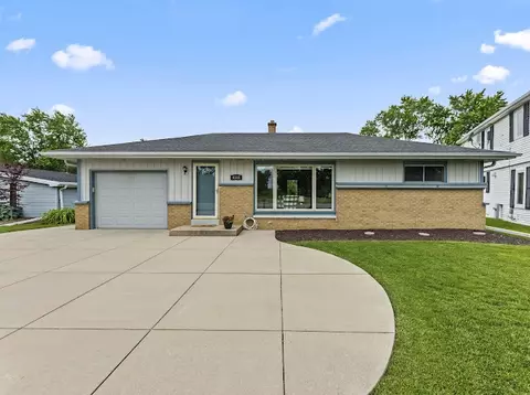 4335 N Mayfair, Wauwatosa, WI 53222