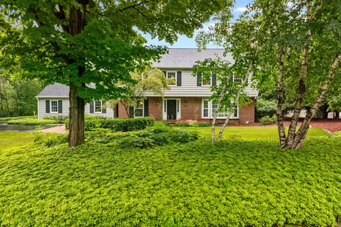 125 W White Oak, Mequon, WI 53092