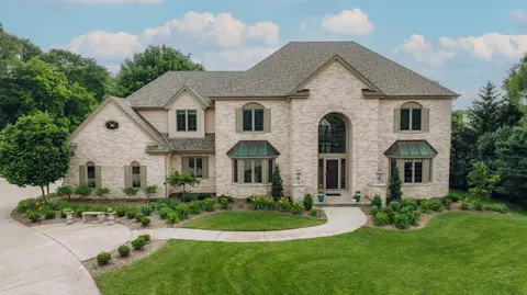 1285 Weston Hls, Brookfield, WI 53045