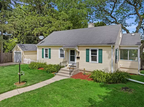 117 Tenny, Waukesha, WI 53186