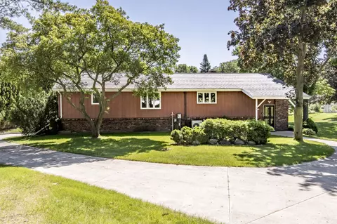 8700 Boltonville, Farmington, WI 53040