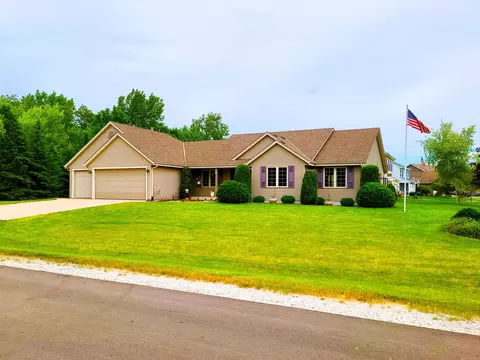 6541 Meadowdale, Racine, WI 53402
