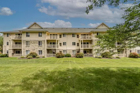 530 Windstone #209, Hartland, WI 53029