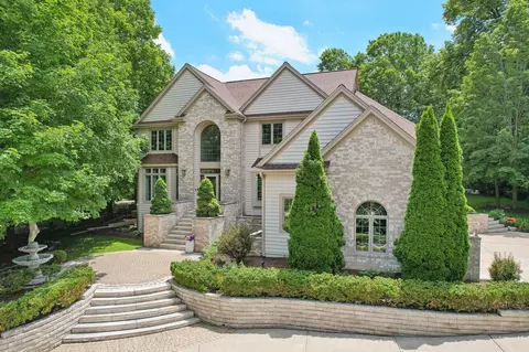 18975 Ashbourne, Brookfield, WI 53045
