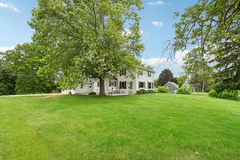 175 N Bobolink, Brookfield, WI 53005