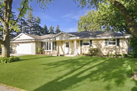 777 S S Riv, West Bend, WI 53095
