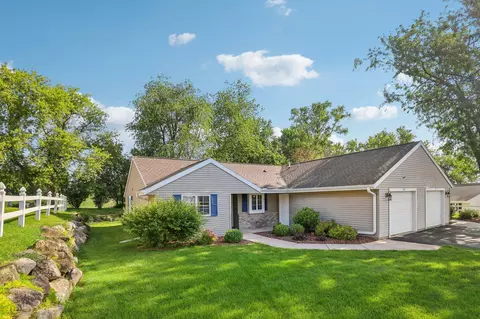 109 Buckingham, Cambridge, WI 53523