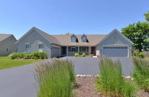 1316 Groves #27, Union Grove, WI 53182