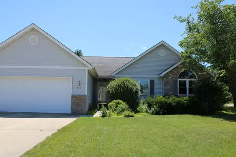 559 Braatz, Kewaskum, WI 53040