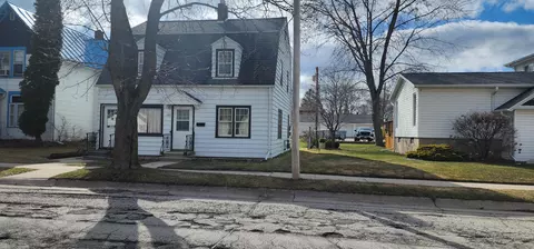 321 Mill, Algoma, WI 54201