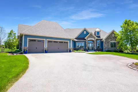 117 Sycamore, Hartland, WI 53029