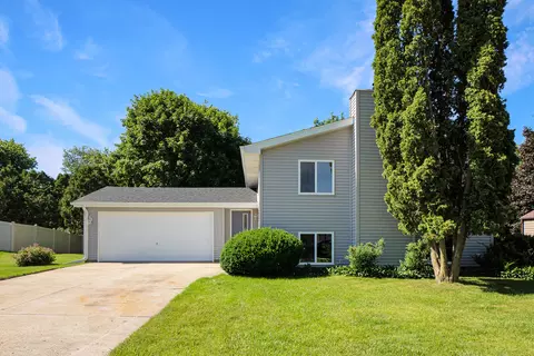 239 Hillside, Oconomowoc, WI 53066