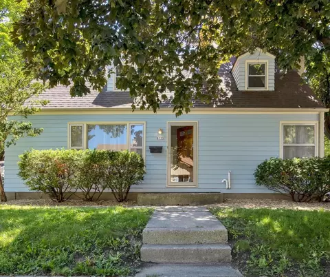 8725 W Auer, Milwaukee, WI 53222