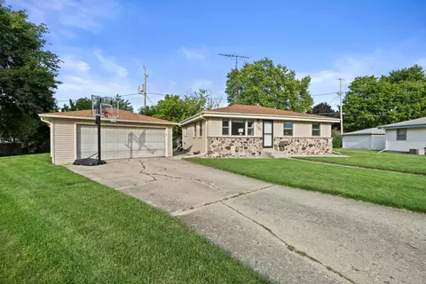 1709 Mercury, Racine, WI 53404