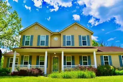 4319 W Tumblecreek, Franklin, WI 53132