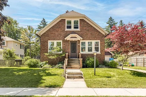 847 Superior, Oostburg, WI 53070