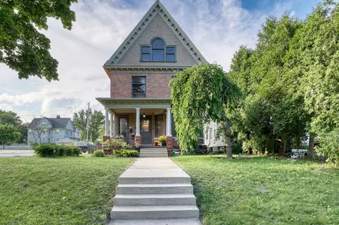 3008 W Kilbourn, Milwaukee, WI 53208