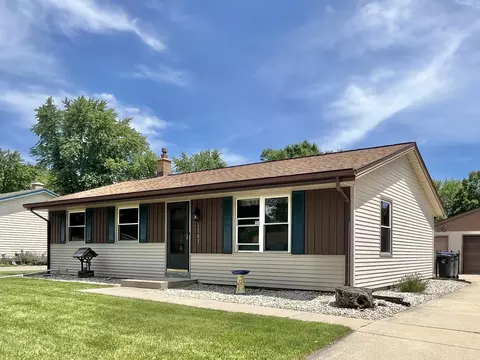 1707 Minor, Waukesha, WI 53189