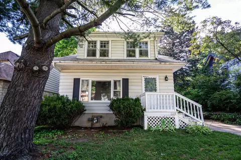 1260 Kavanaugh, Wauwatosa, WI 53213