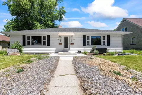 124 W Newhall, Waukesha, WI 53186