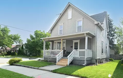 901 Blaine, Racine, WI 53405