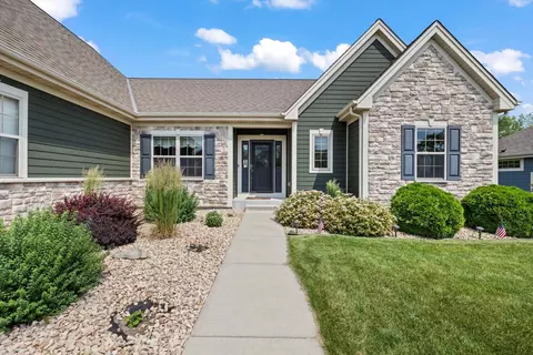 1528 Mohican, Waukesha, WI 53189
