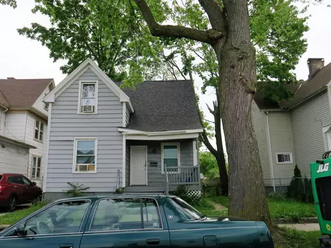 1567 Packard, Racine, WI 53403