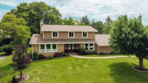 2380 Whippletree, Brookfield, WI 53045