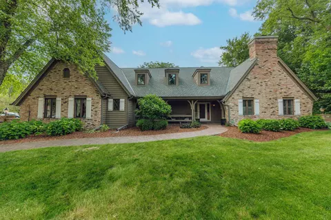 2175 Serene, Brookfield, WI 53045