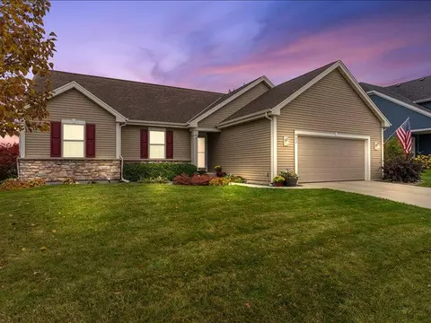932 Garnet, Port Washington, WI 53074