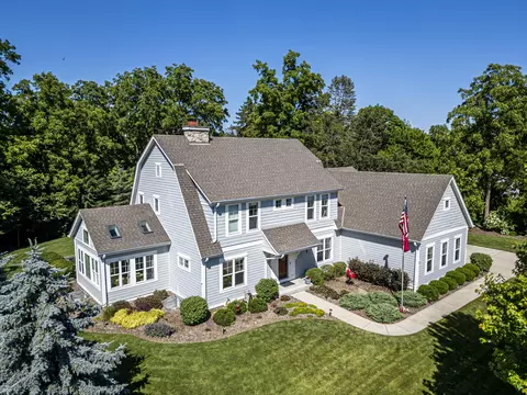 425 Sanctuary, Delafield, WI 53018