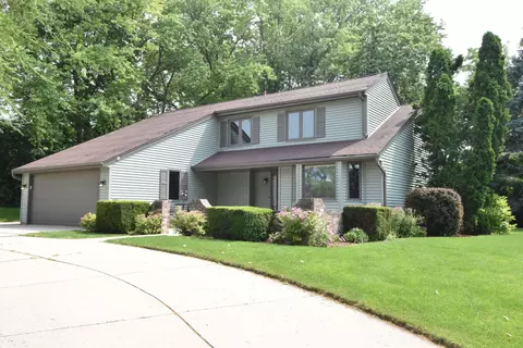 5130 S Meadowlark, Hales Corners, WI 53130