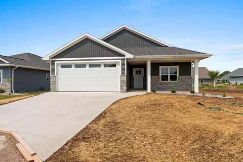 1918 Creekwood, Manitowoc, WI 54220