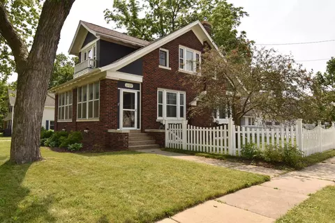 2837 Austin, East Troy, WI 53120