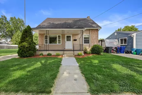 465 Hawthorn, Burlington, WI 53105