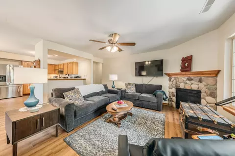 2165 Broken Hl #6, Waukesha, WI 53188