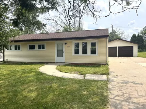7135 W Bottsford, Greenfield, WI 53220
