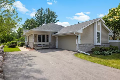 3163 S Waterford, New Berlin, WI 53151