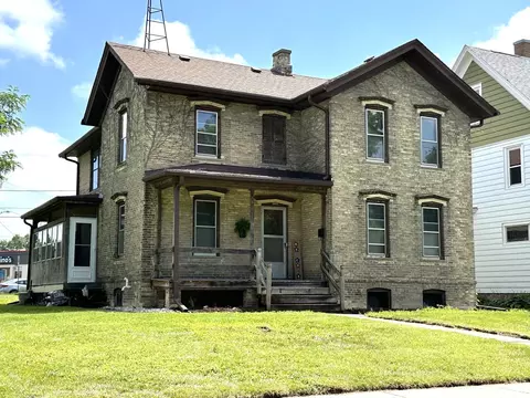 209 College, Watertown, WI 53094