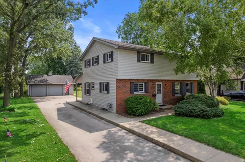 233 Lincoln, Mukwonago, WI 53149