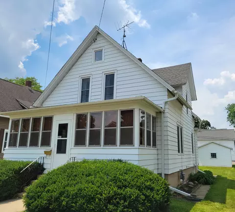 265 Henry, Burlington, WI 53105
