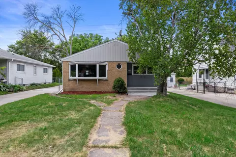 2543 S 99th, West Allis, WI 53227