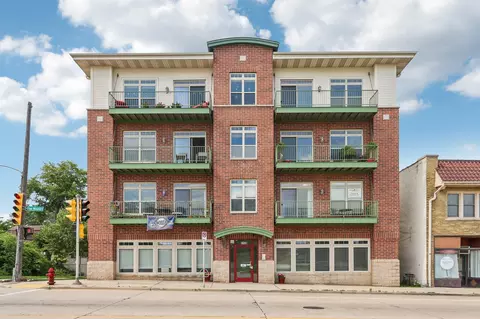 5128 W Bluemound #402, Milwaukee, WI 53208