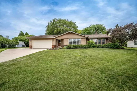 7431 W Southview, Franklin, WI 53132