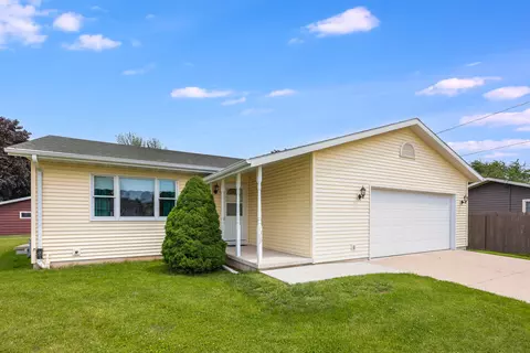 1369 Irving, Manitowoc, WI 54220