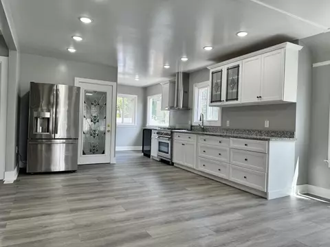 866 S 76th, West Allis, WI 53214